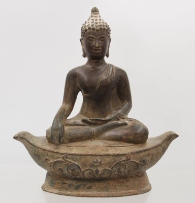 Auktion 369<br>Bronze-Buddha im Sukhothai-Stil. Thailand um 1900, H-20 cm, B-18 cm [1]