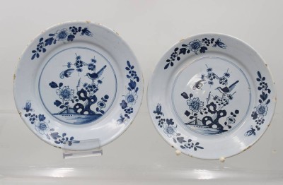 Auktion 369<br>2x antike Teller, China, Kangxi ?, blaue Malerei, ca. D-22,8cm [1]