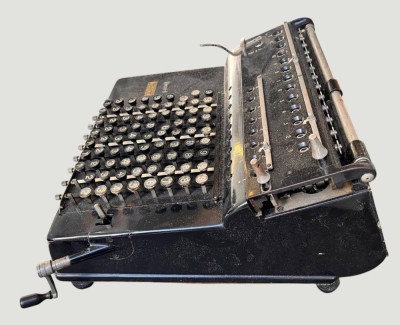 Auktion 369<br>gr. Rechenmaschine 