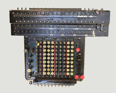 Auktion 369<br>grosse MADAS 20 AT Rechenmaschine., elektromechanisch um 1910, sammelwürdige Erhaltung, Funktion nicht geprüft (kein Kabel), Staffelwalzenmaschine, Das Modell 20A gilt als 