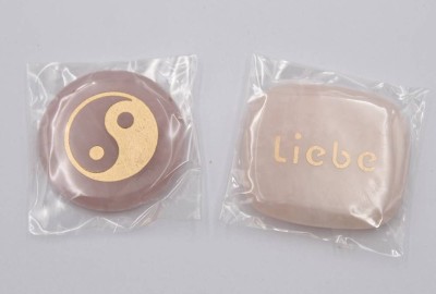 Auktion 369<br>2x  wohl Handschmeichler, Rosenquarz, Ying & Yang, Liebe, ca. 4,5 x 4cm [1]