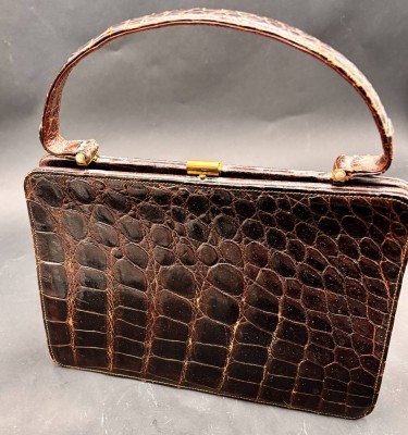 Auktion 369<br>Reptilienleder-Damenhandtasche, gut erhalten, 17x25 cm [1]