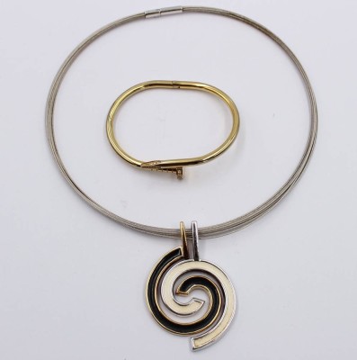 Auktion 369<br>Halskette mit Anhänger dies wohl Pierre Lang, sowie goldfarbenes Armband, ca. Anh. L-5,5cm [1]
