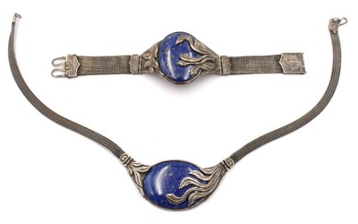 Auktion 369<br>schönes Silberset, älter, 925er Silber, mit gr. Lapislazuli, Collier und Armband, zus ca.  93,4gr., L-35cm, und L-17cm [1]