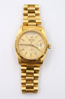 Auktion 369<br>Vintage Herrenarmbanduhr, Bulova Super Seville Day & Date, Automatic, Werk läuft, goldfarben, gute Erhaltung, ca. D-3,5cm [1]