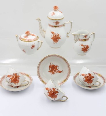 Auktion 369<br>Mokkaservice für 3 Personen, Mokkakern sowie 3 Gedecke, Aponyi rot, Kanne H-17cm Tasse H-4,5cm [1]