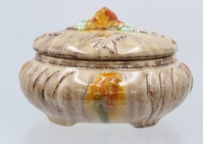 Auktion 369<br>ovale Deckeldose, Laufglasur, älter, ca. H-10cm B-18cm [1]