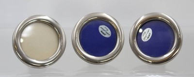 Auktion 369<br>3x kl. runde Bilderahmen. versilbert, je D-8cm [1]