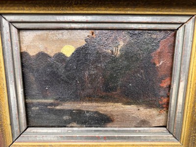 Auktion 369<br>kl. anonymes Gemälde, Mond über dkl. Wald, auf Pappe, alt gerahmt, RG 17x21 cm [1]