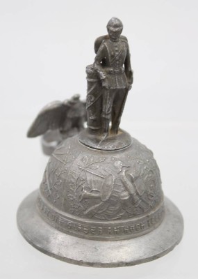 Auktion 369<br>Zinndeckel eins Reservistenkruges aus der Zeit des Deutschen Kaiserreichs, ca. H-10,5cm [1]