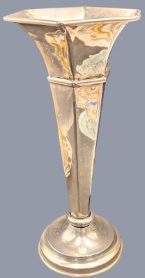 Auktion 369<br>grosse, versilberte Vase, H-35 cm, D-oben 17 cm, minimale Dellen [1]