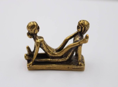 Auktion 369<br>kleine bronzefarbene Messingminiatur, Erotika, ca. H-20,5cm [1]