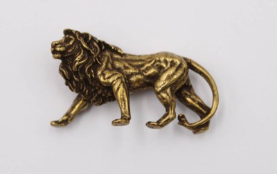 Auktion 369<br>kl. Bronze-Löwe, ca. H-2,5cm B-4,5cm [1]