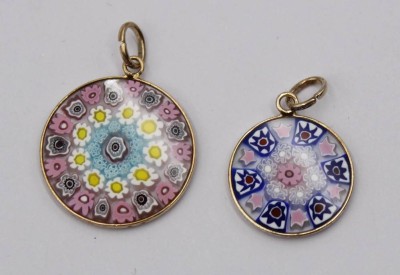 Auktion 369<br>2x kl. Anhänger, Murano, Mille Fiori, ca. D-2 bis 2,5cm [1]