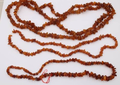 Auktion 369<br>3x div. Bernsteinketten, je endlos gearbeitet, zus. 177,3gr. [1]