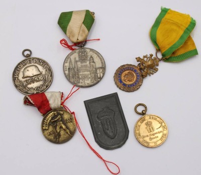 Auktion 369<br>Konvolut div. Medaillen und Abzeichen, älter [1]