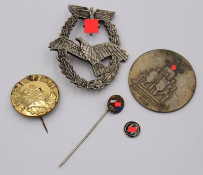 Auktion 369<br>Oden-Replik sowie 3 Nadeln, 2. WK [1]