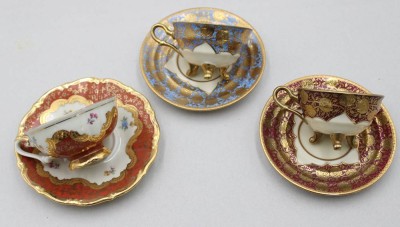 Auktion 369<br>3x Moccatassen mit reichen Golddekor, 1x davon Rosenthal [1]