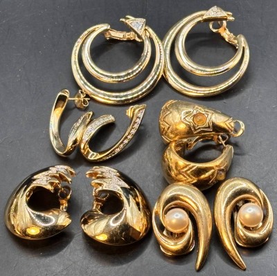 Auktion 369<br>5 Paar Ohrringe, wohl alle Pierre Lang, goldfarben [1]