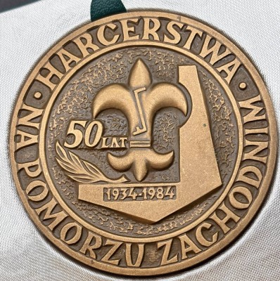 Auktion 374<br>polnische Bronze Gedenkmedaille in Etui, 1984,  50-jährige Bestehen (1934-1984) der Pfadfinderbewegung (Harcerstwo) in Westpommern, D-7 cm [1]