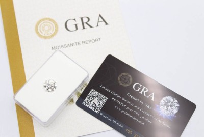 Auktion 369<br>Moissanit, ca. 4 ct, anbei GRA-Zertifikat [1]