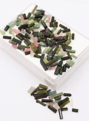 Auktion 369<br>ca. 100 ct Turmalin-Kristalle [1]