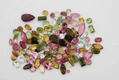 Auktion 369<br>Konvolut div. Turmaline, ca. 27ct [1]