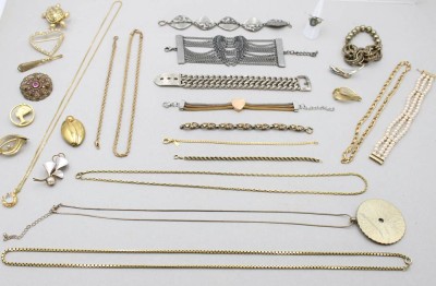 Auktion 369<br>Konvolut div. Modeschmuck, teilw. älter [1]