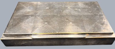 Auktion 369<br>gr. versilberte Zigarrendose, Holzboden, H-3,5 cm, 20x11 cm [1]