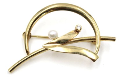Auktion 369<br>375er GG Brosche mit Perle und kl. klaren Stein, 2,6gr., [1]