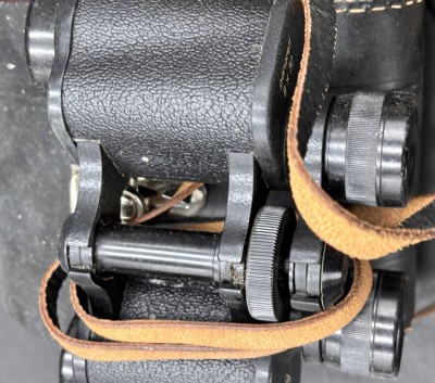 Auktion 369<br>Fernglas in Lederköcher, Harwix, 8x30 [1]