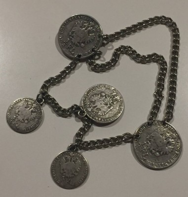 Auktion 369<br>Charivari - Trachtenkette mit 5x 1/4 Florin Münzen, 1859 datiert [1]