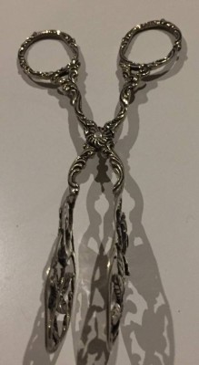 Auktion 369<br>Gebäckzange Hildesheimer Rose - Silber 835-, L-13 cm, 28 gr [1]