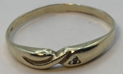 Auktion 370<br>schmaler Goldring-585- kl. Stein fehlt, RG 56, 1,2 gr. [1]