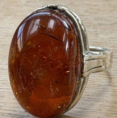 Auktion 370<br>massiver Silberring-925- mit gr. Bernstein-Cabouchon, RG 56, 9,5 gr., Tragespuren [1]