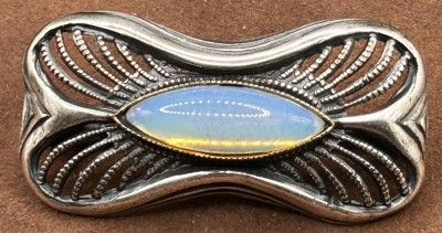 Auktion 370<br>Silberbrosche mit Opal, 4x2 cm, 5,5 gr. [1]