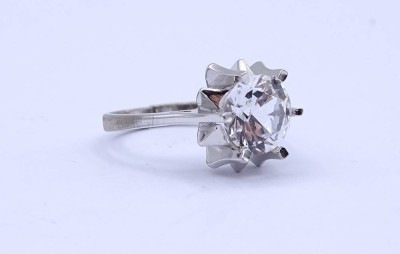 Auktion 370<br>Silberring mit einem Bergkristall, Ringschiene offen (gebrochen), 4,1g., RG 54 [1]