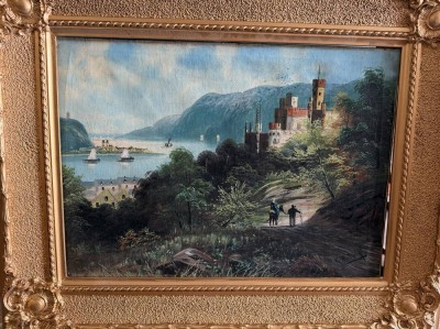 Auktion 370<br>unleserl. signierte Landschaft am Fluss, Öl/Leinen, gut gerahmt,mit kl. Abplatzern oben , RG 70x87 cm,  Sperrgut [1]