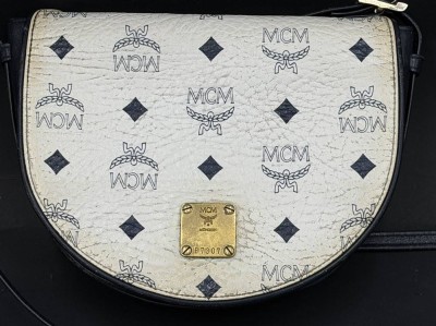 Auktion 370<br>kl. MCM Handtasche, Mod. Soft Berlin, 24x22 cm, leichte Tragespuren [1]
