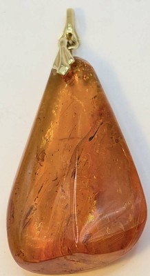 Auktion 370<br>gr. Bernstein-Anhänger mit Silbermontur-835-, vergoldet, H-6 cm, 8 gr [1]