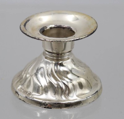 Auktion 370<br>kl. 835er Silber-Leuchter, gefüllter Stand, Gebrauchsspuren, gesamt 49,3gr., 3,5cm [1]