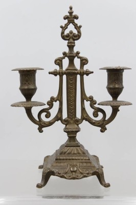 Auktion 370<br>2flammiger Leuchter wohl um 1900, leicht verbogen, ca. H-27,5cm B-19cm [1]