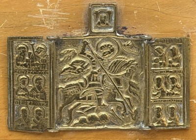 Auktion 370<br>kl. Bronze   Reisealter, 3 teilig, klappbar, Russland, auf Holzplatte, Alters-und Gebrauchsspuren, 13,5x11  cm [1]