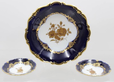 Auktion 370<br>3tlg. Schalenset, Lindner, Kobalt m. Gold, Goldblumen, D-19,5cm u. 2x D-10cm [1]