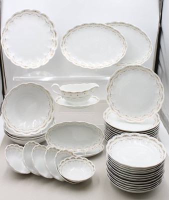 Auktion 370<br>Speiseservice, Kaiser, Monte Carlo, Sauciere, 6x Beilagenschälchen, 4x Gemüseschalen, Anbietschale, 4x ovale Platten, je 12x flache und tiefe Teller [1]