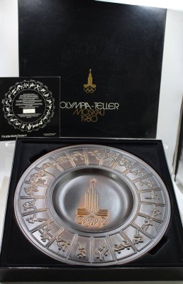 Auktion 370<br>Olympia-Sammelteller, Moskau 1980, Friesland, orig. Karton,  D-47,5cm [1]