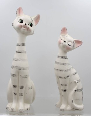 Auktion 370<br>2x Katzenfiguren, wohl 70/80er Jahre, ca. H-32,5 u. 26,5cm [1]