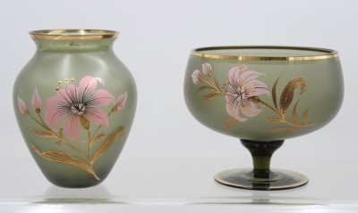Auktion 370<br>Vase und Fussschale, Formano, florale Bemalungen, ca. H-15 u. 13,5cm [1]