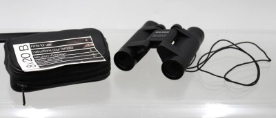 Auktion 370<br>Zeiss Victory Compact 8x20 B Fernglas, in Tasche, Anleitung anbei, sehrt gute Erhaltung [1]
