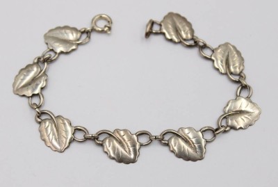 Auktion 370<br>835er Silber-Armband, floral gerarbeitet, 3,8gr., L-17,5cm [1]